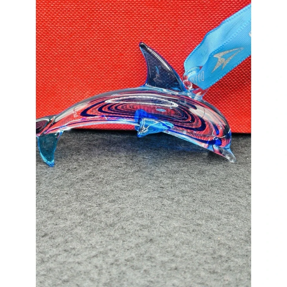 SeaWorld 2010  Blown Blue Swirl Glass Orca  Dolphin Ornament in box New